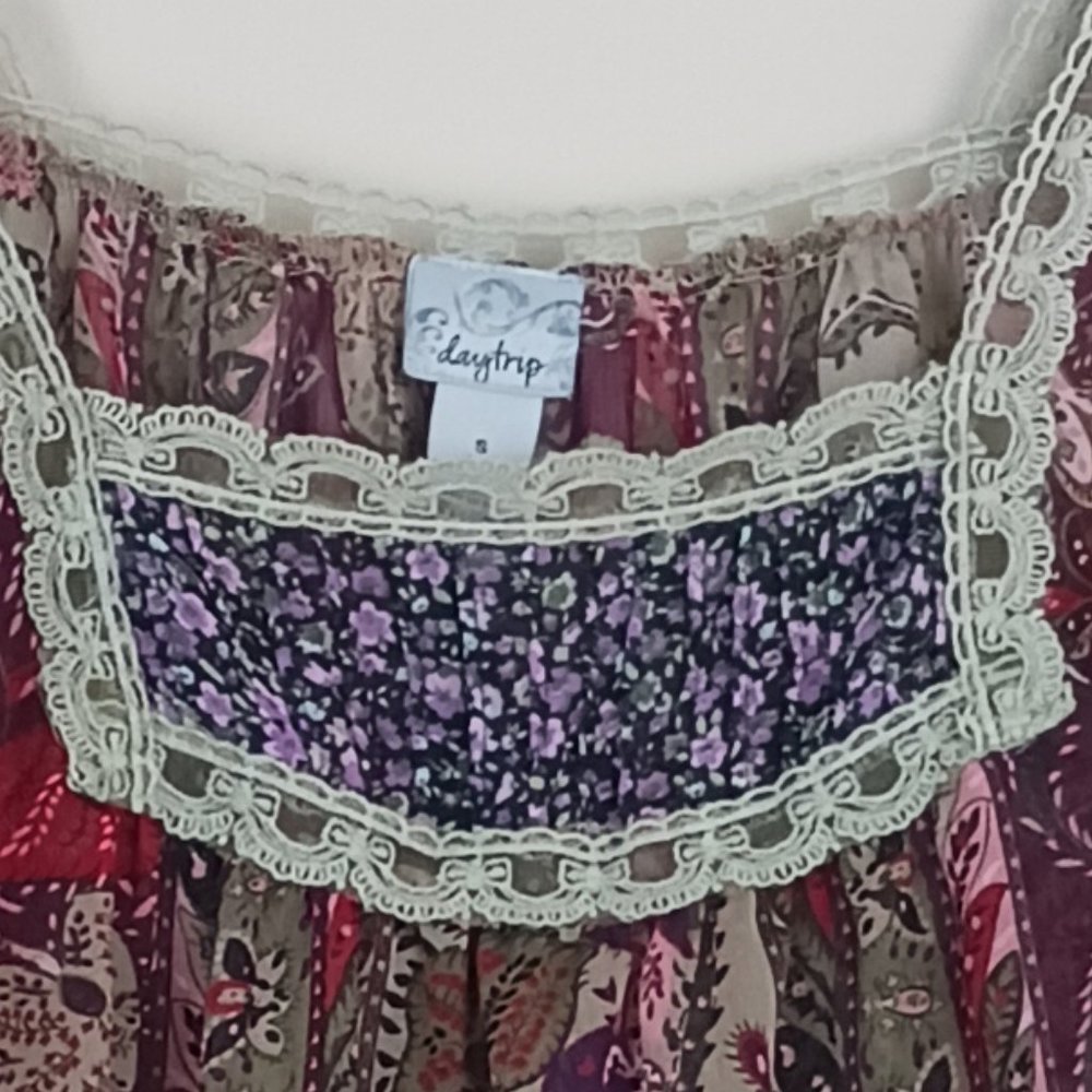 DAYTRIP| Boho Floral Paisley Print Lace Detail Sheer Peasant Blouse - Picture 3 of 8